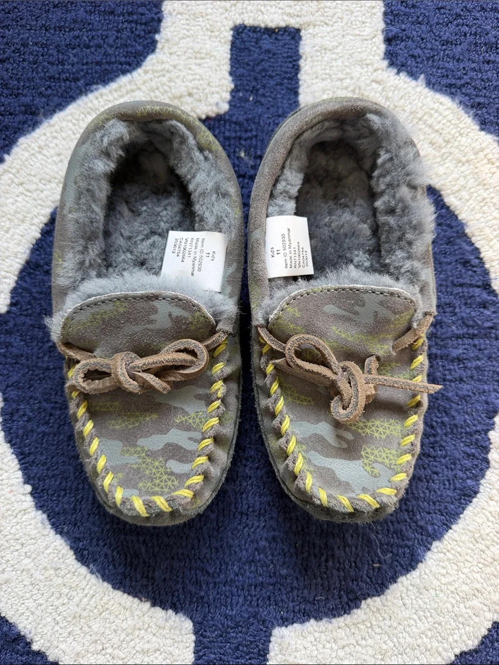 L.L. Bean Kids Camo Moccasin Slippers shearling and suede size 11